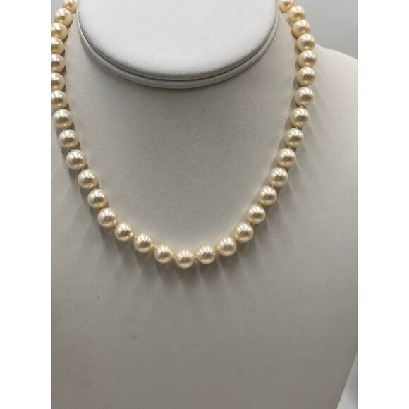 Majorica Vintage Hand Knotted 8mm Round Cream Faux Pearl Single Strand Necklace - Picture 10 of 10